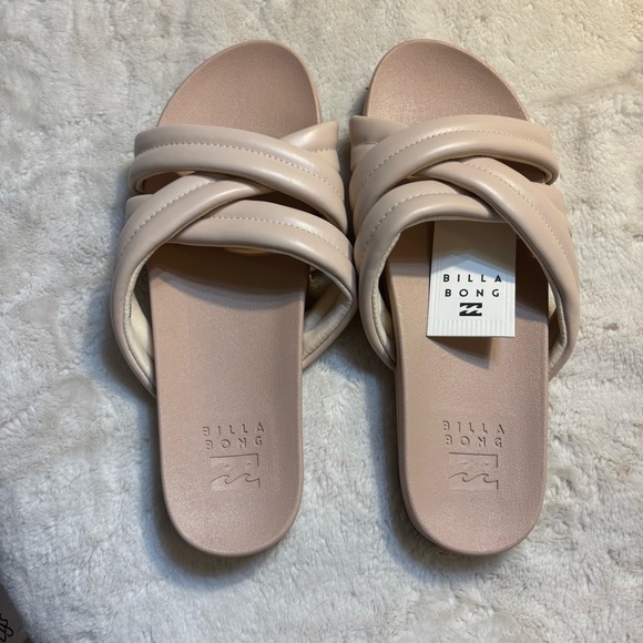 NWT Billabong Sandals Women's Serena Taupe Cross-Strap Comfy - Picture 2 of 9